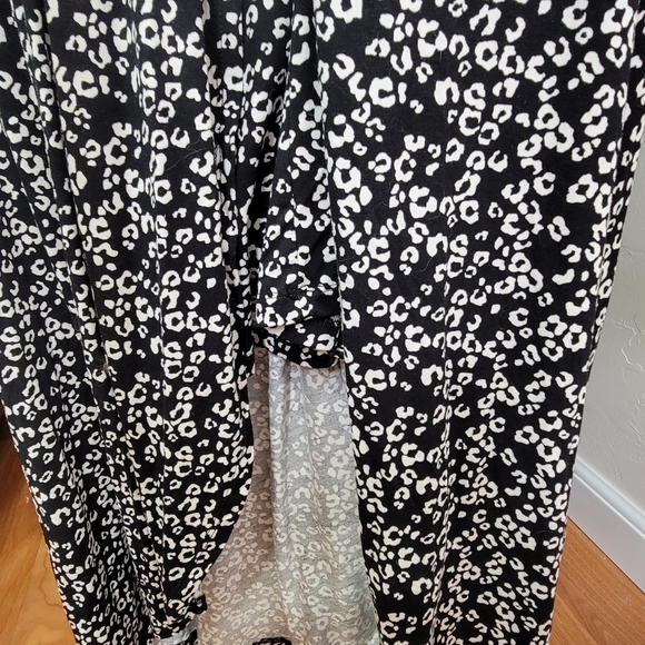 A Pea in the Pod HIGH-LOW HEM LIFT UP NURSING DRESS - Picture 9 of 9